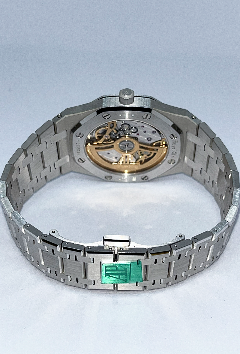 Royal Oak “Jumbo” Extra-Thin 16202BC.OO.1240BC.02